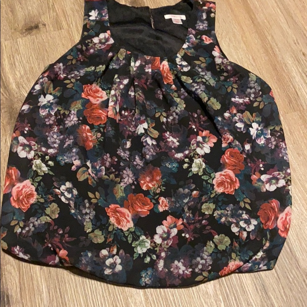 Xhilleration xs black floral sleeveless blouse